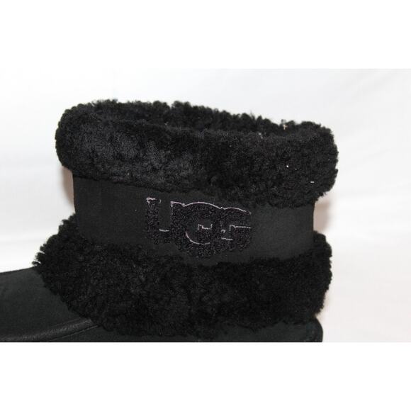 NIB UGG YOUTH 4 WOMEN'S 5.5-6 MINI SUEDE SHEARLING LINED BOOTS BLACK - Picture 4 of 8